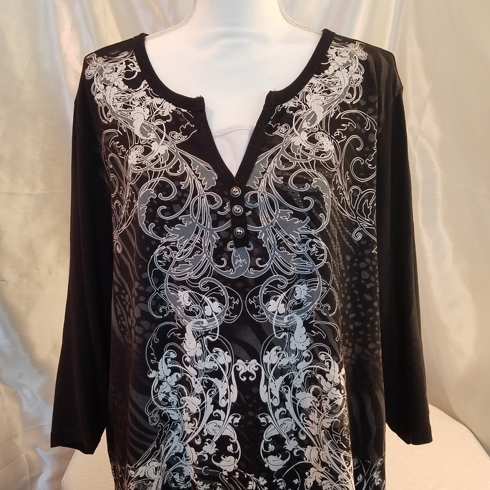 Essentials Black 3/4 Sleeve Top